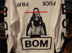 画像2: b.o.m PRAY FUCK Long Sleeve Tee(WHITE) (2)