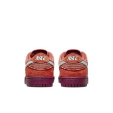 画像3: Nike SB Dunk Low pro PRM "Mystic Red and Rosewood" (3)