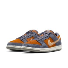 画像1: NIKE SB DUNK LOW PRO " Light Carbon and Monarch" (1)