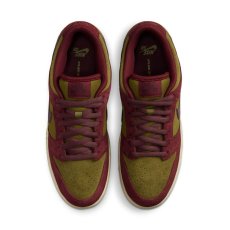 画像2: Nike SB Dunk Low Pro “Dark Team Red and Olive Flak”  (2)