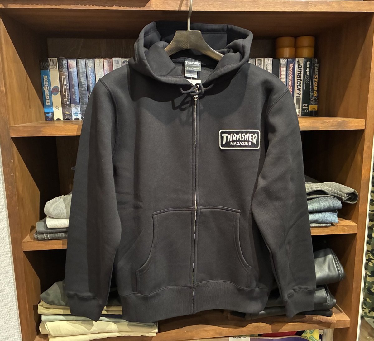 画像1: THRASHER HOMETOWN WAPPEN FULLZIP HOODIE SWEAT PARKA（BLACK） (1)
